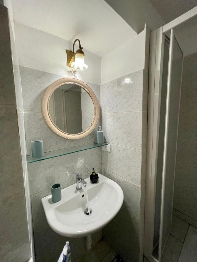 Celeste Apartment Генуа Екстериор снимка